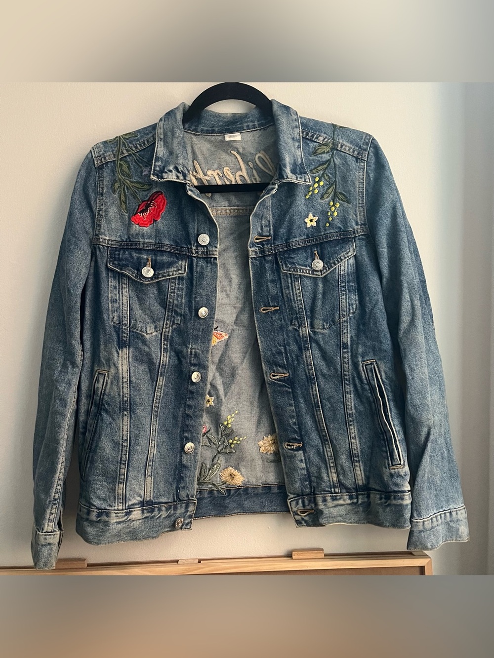 {H&M}🔷 embroidered Liberté denim jacket
